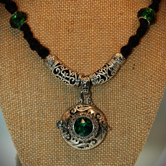 Antique Style Locket with a Green CZ Stone on 20 1/4" Black Handmade Hemp Chain - Picture 5 of 6